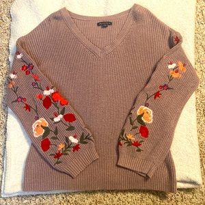 American Eagle Flower Sleeved Sweater sz Small